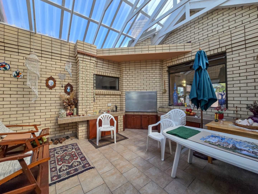 4 Bedroom Property for Sale in Stilbaai Wes Western Cape